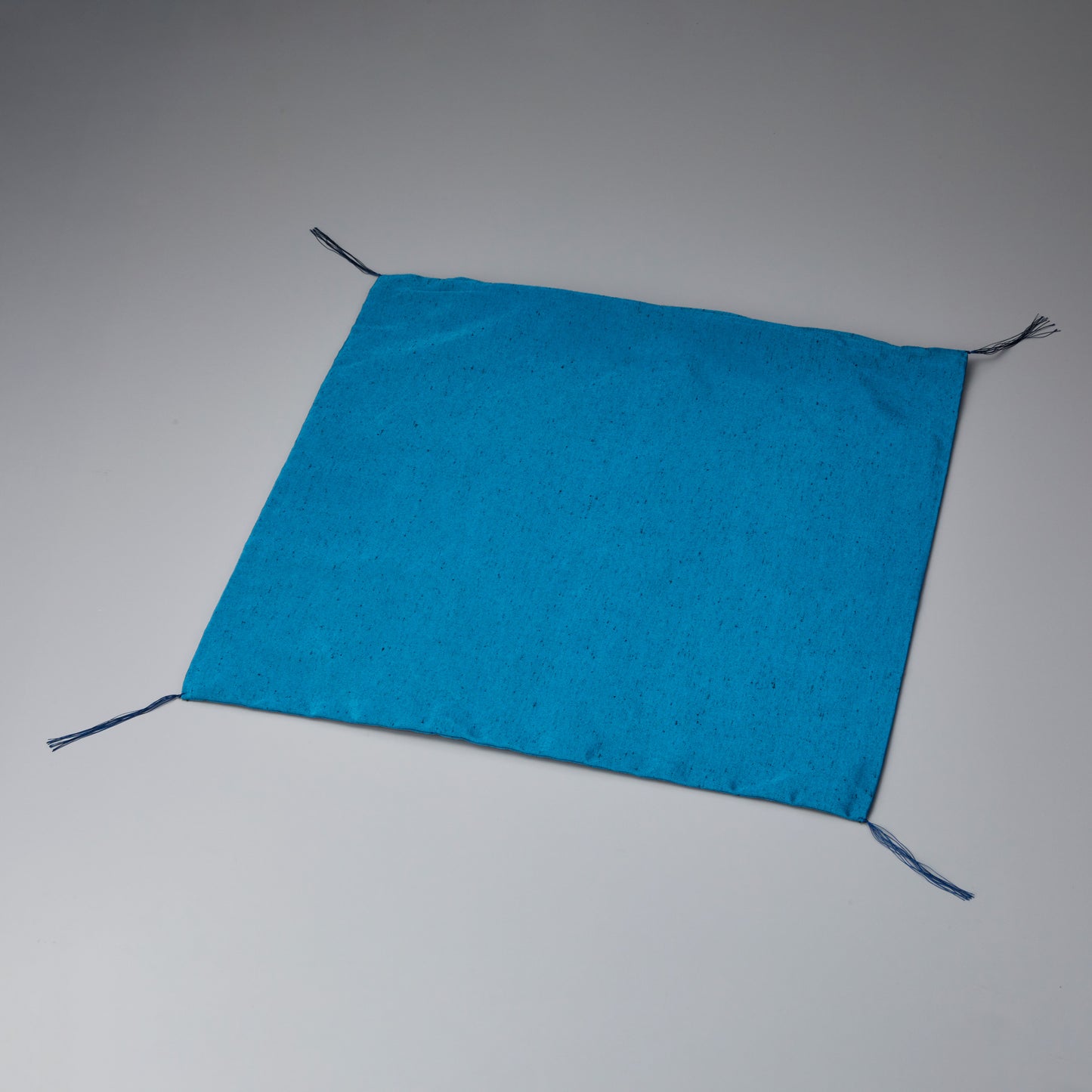 000-743 座布団カバー ブルー(房付)