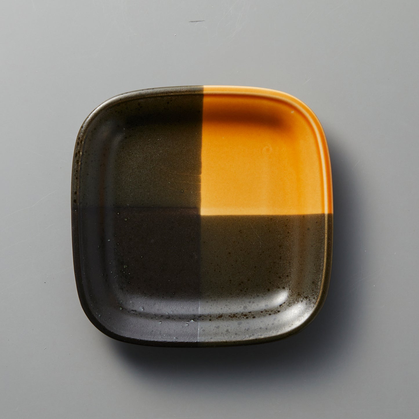 005-83 元禄塗分5寸皿 茶