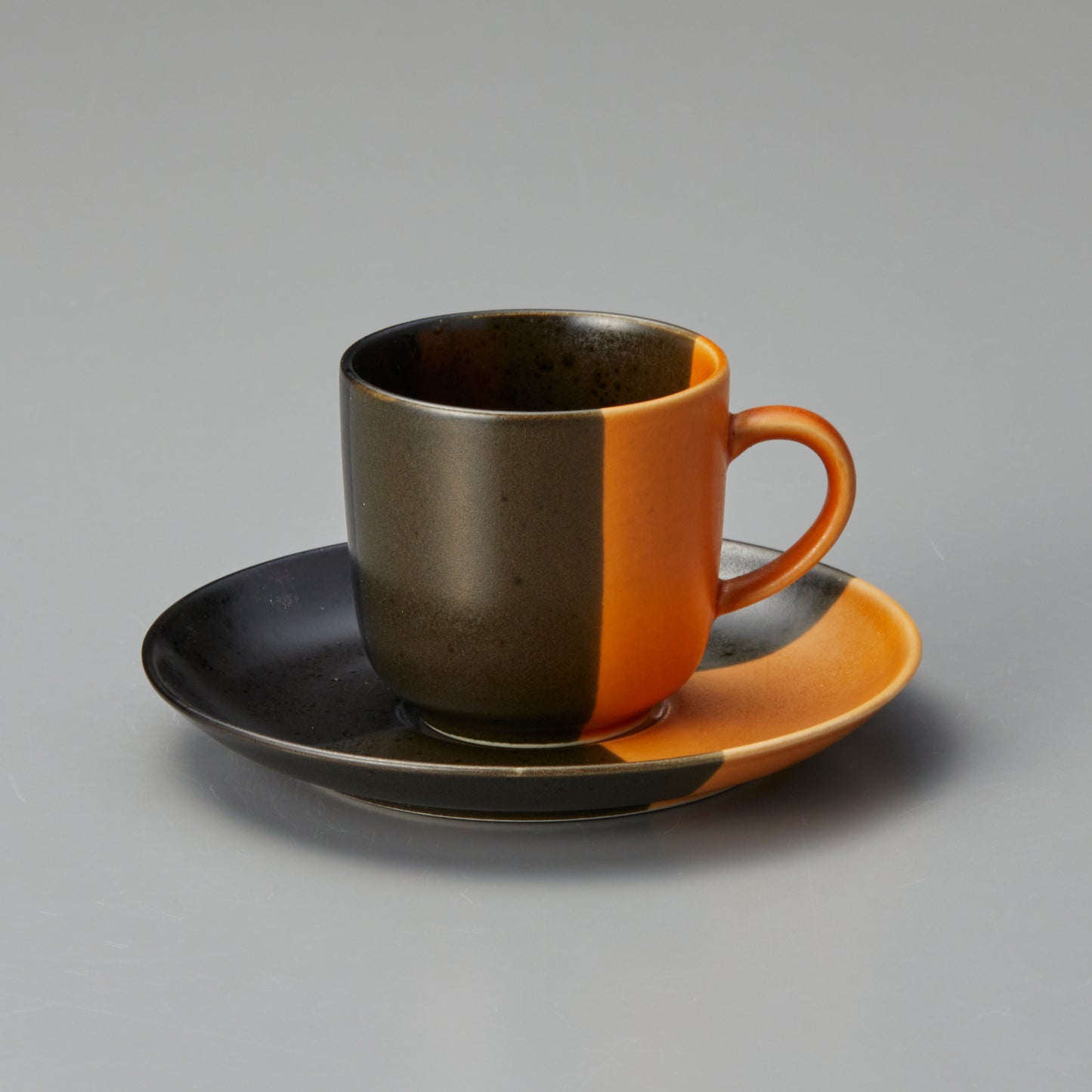 005-89 元禄塗分マグカップ&ソーサー 茶