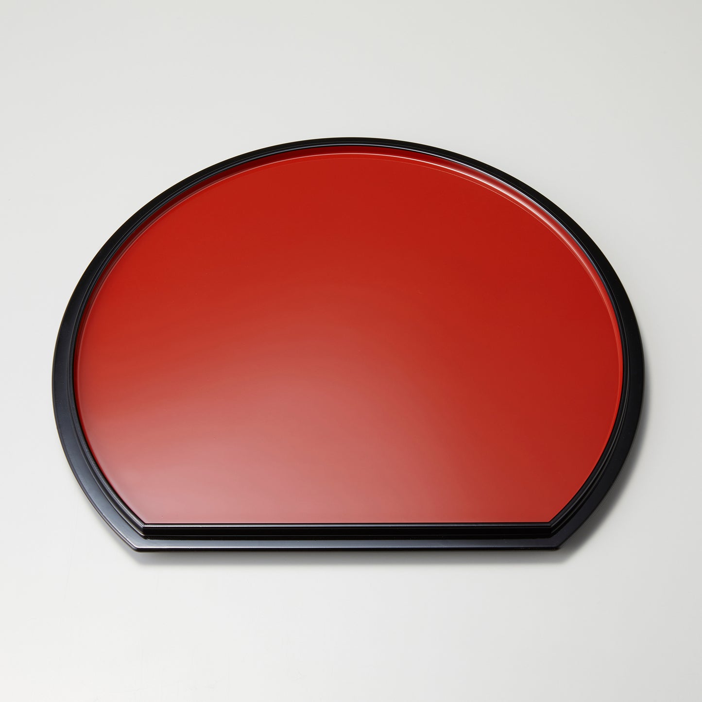 両面半月盆 表:グリーン木の葉 裏:朱天黒