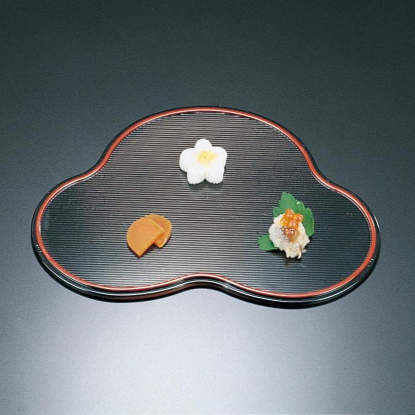 420-53011 両面松皿 <表>朱天黒<裏>黒天朱