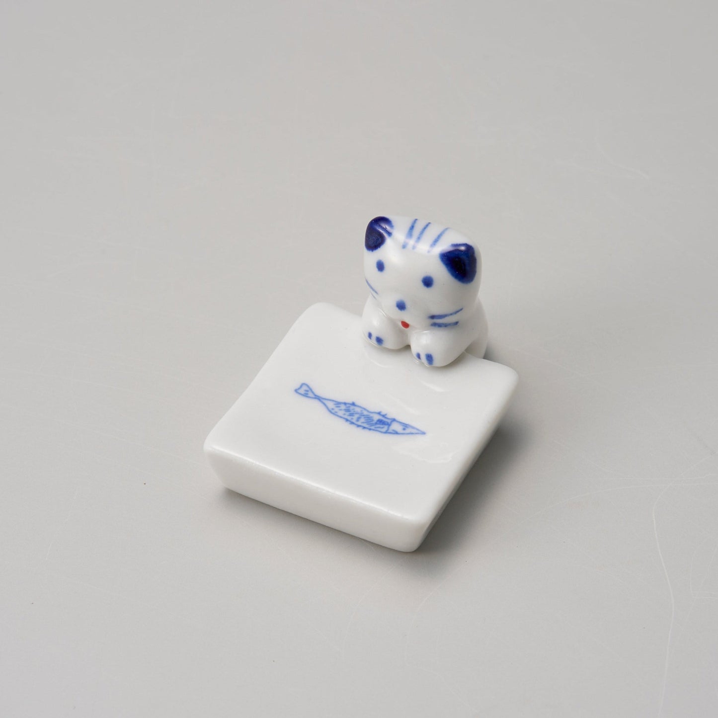 610-32332 待て猫箸置