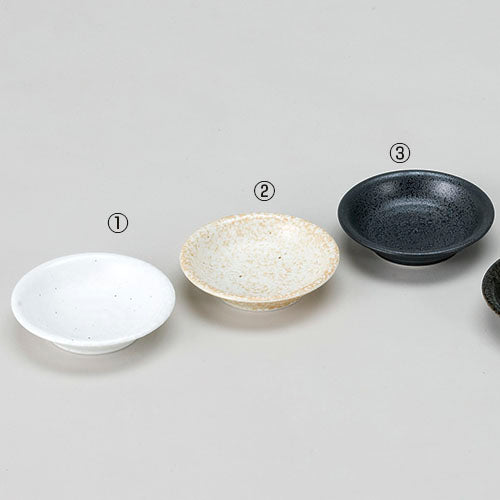 3.0皿 ①白玉粉引 ②窯変志野 ③黒御影