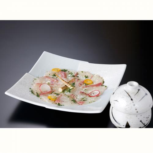 534-00057 青磁ラスター筋入り市松6.3寸角皿