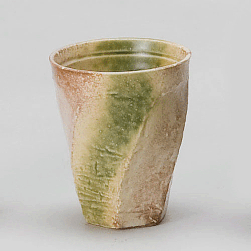 530-00014 荒削りねじりフリーカップ 黄土彩色吹墨