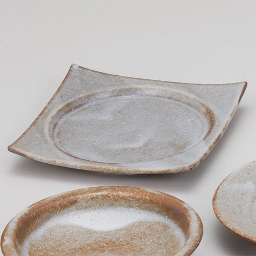 538-00059 HB鼠志野 スクエアー6.5寸皿