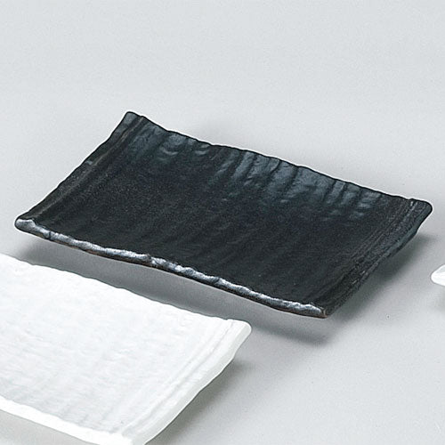 526-030400110 いぶし黒削ぎ目焼物皿