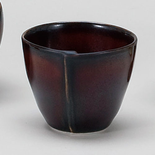 527-00057 うるしブラウンハス型盃