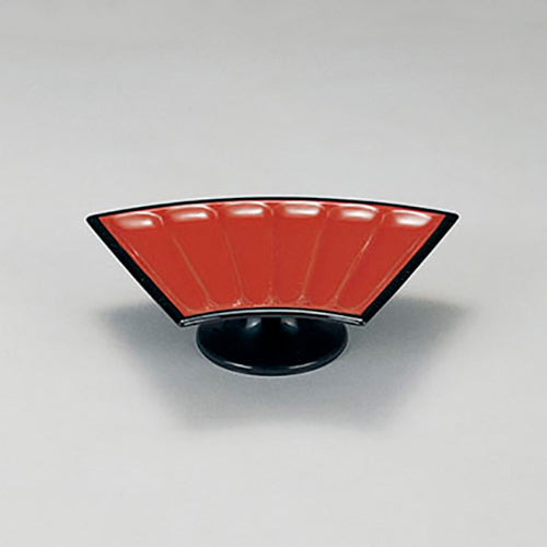 425-19211 高台扇面菊皿 朱天黒