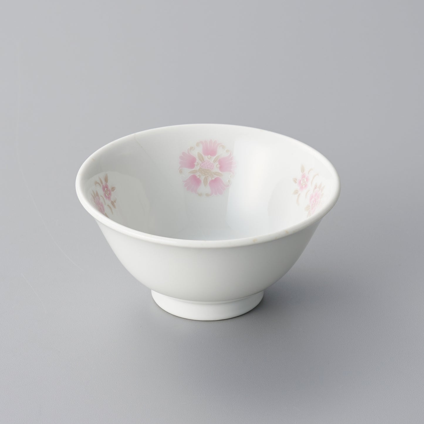 000-738　淡彩牡丹竜スープ碗