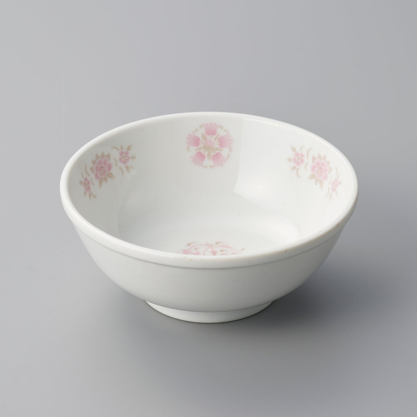 000-740　淡彩牡丹竜腰張丼