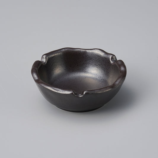 ひねり灰皿　黒備前