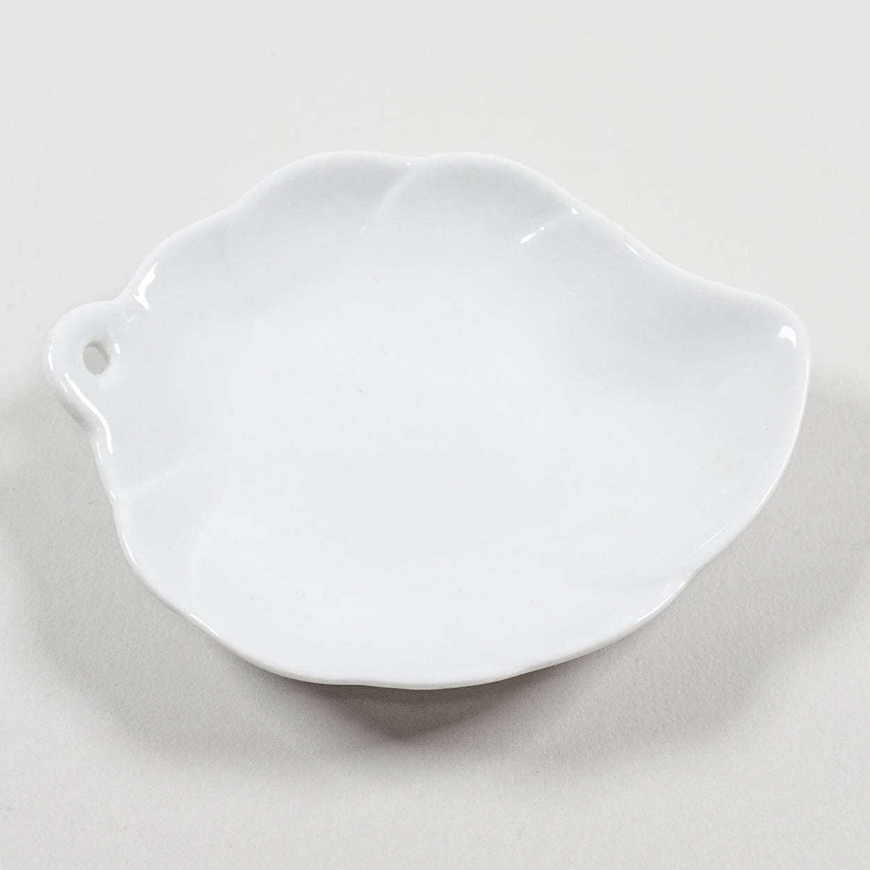 K005-360　アクセサリーセレクション　葉型ソース皿