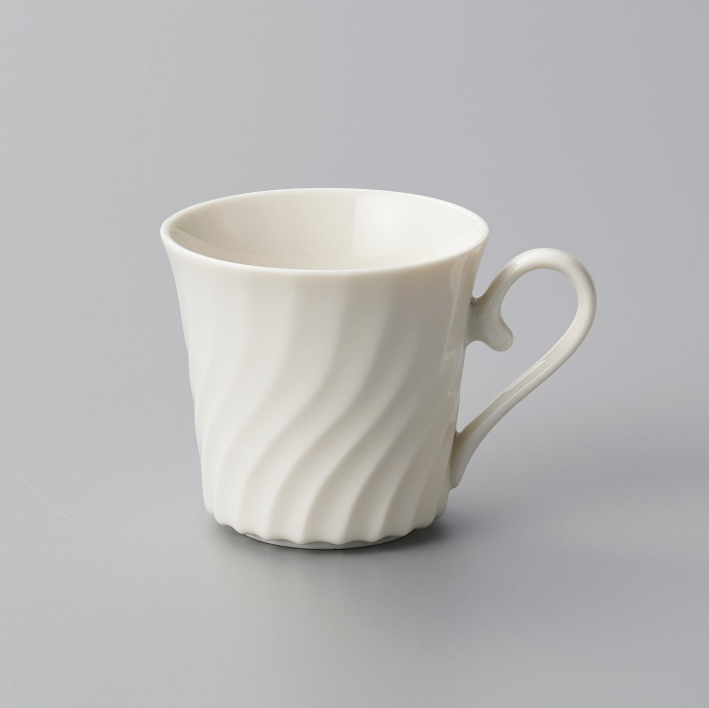 005-4　ウェーブホワイトマグカップ