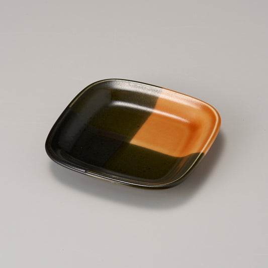 005-75　元禄塗分小皿　茶