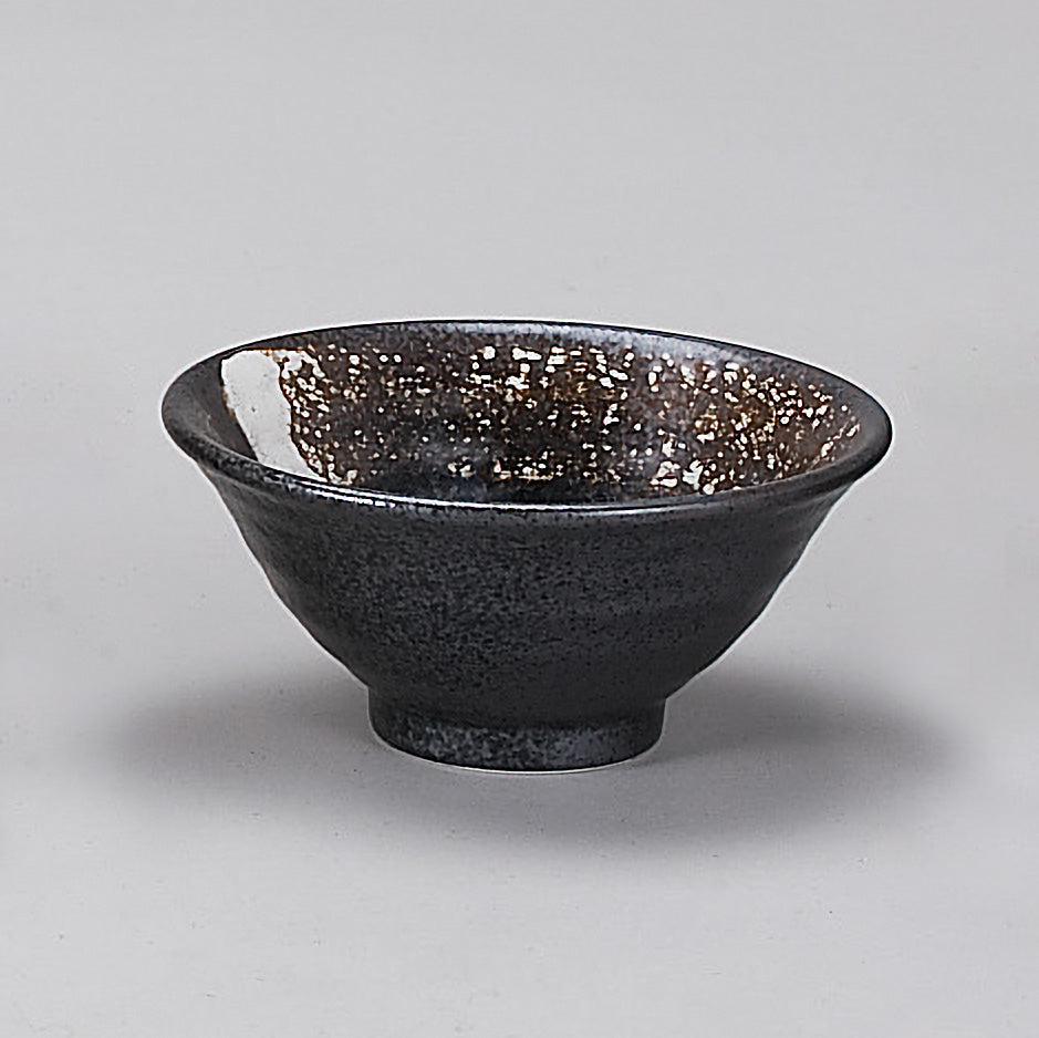 516-00507　黒結晶 六兵衛4.8飯碗