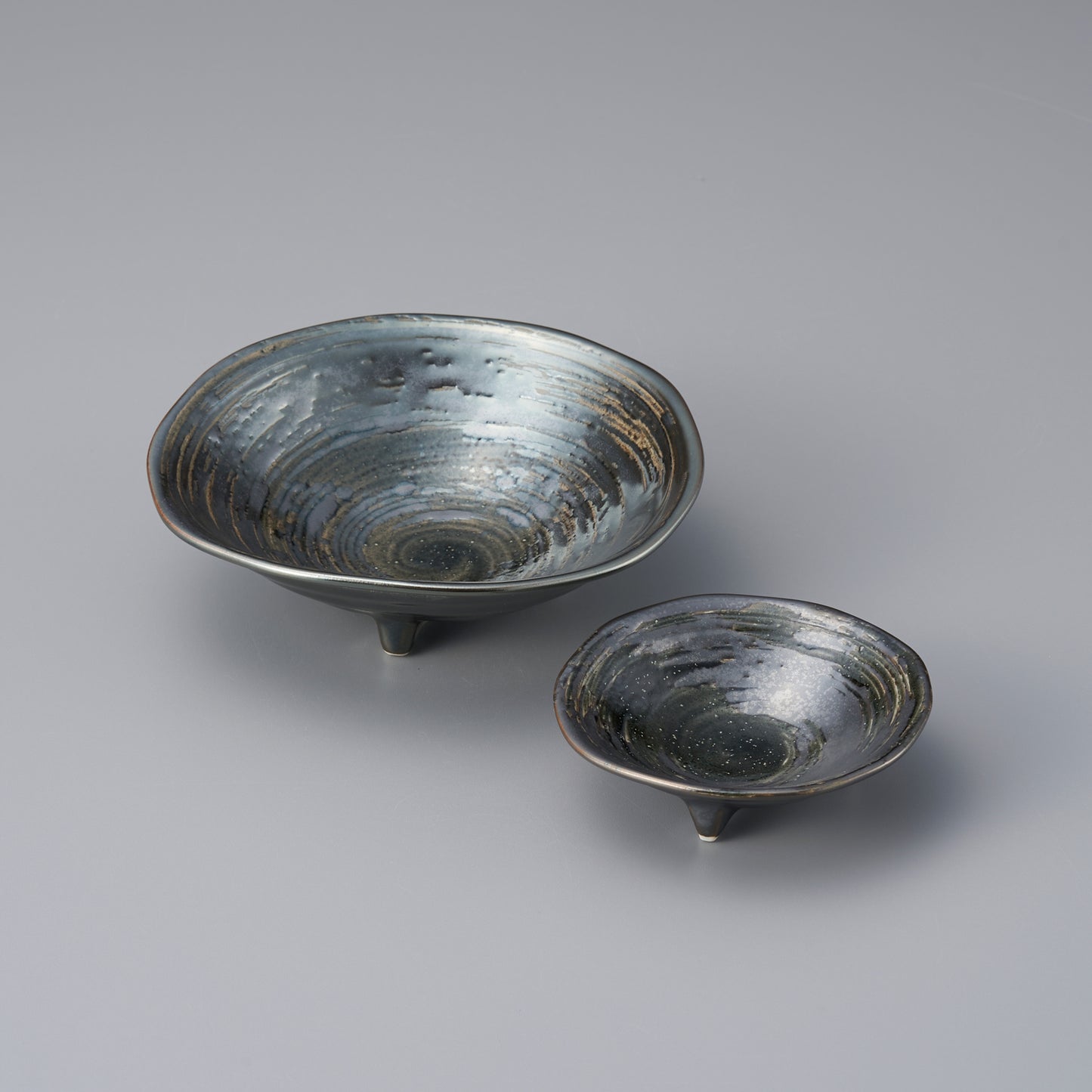 黒渦三ツ足向付・千代久