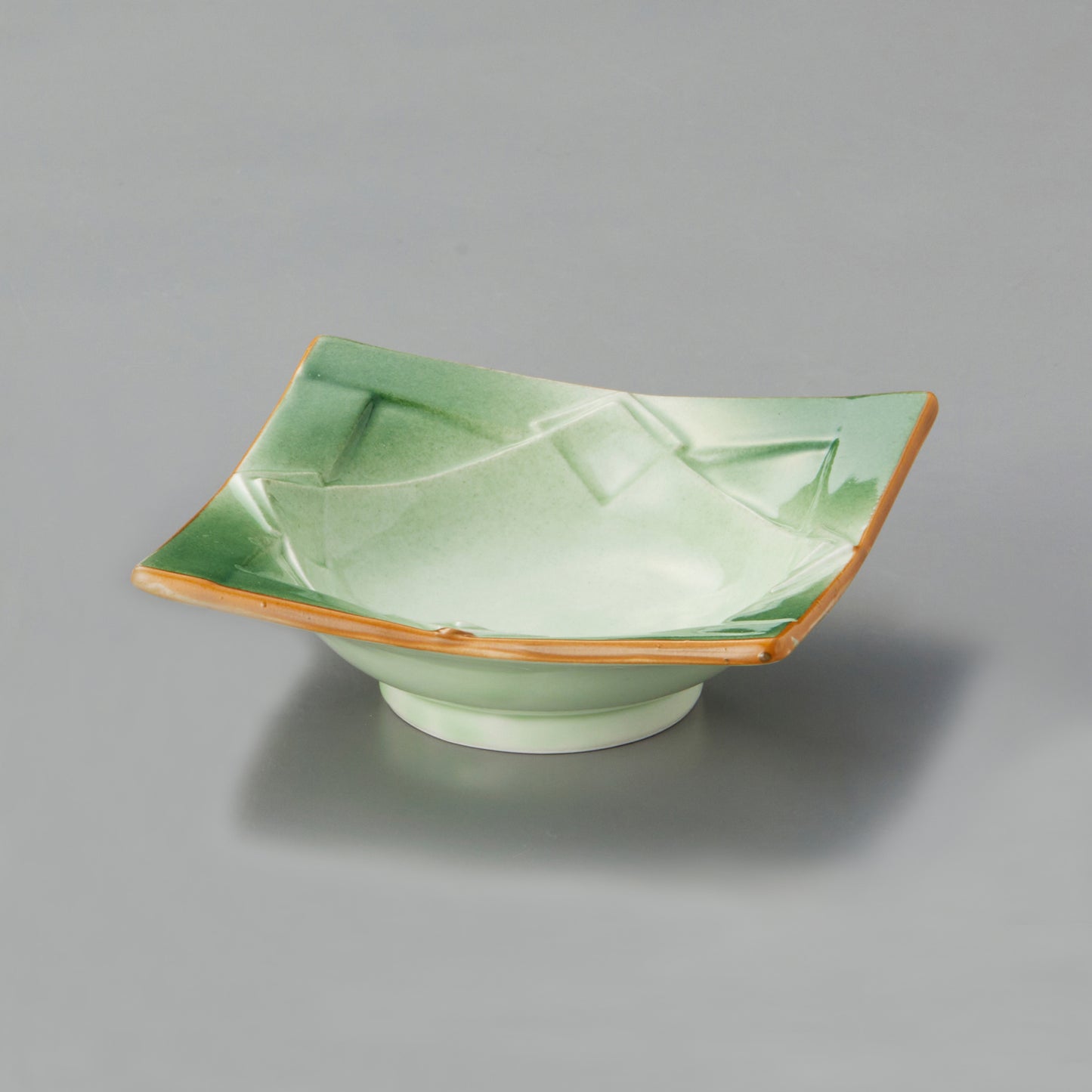 537-172710000　緑彩松花堂