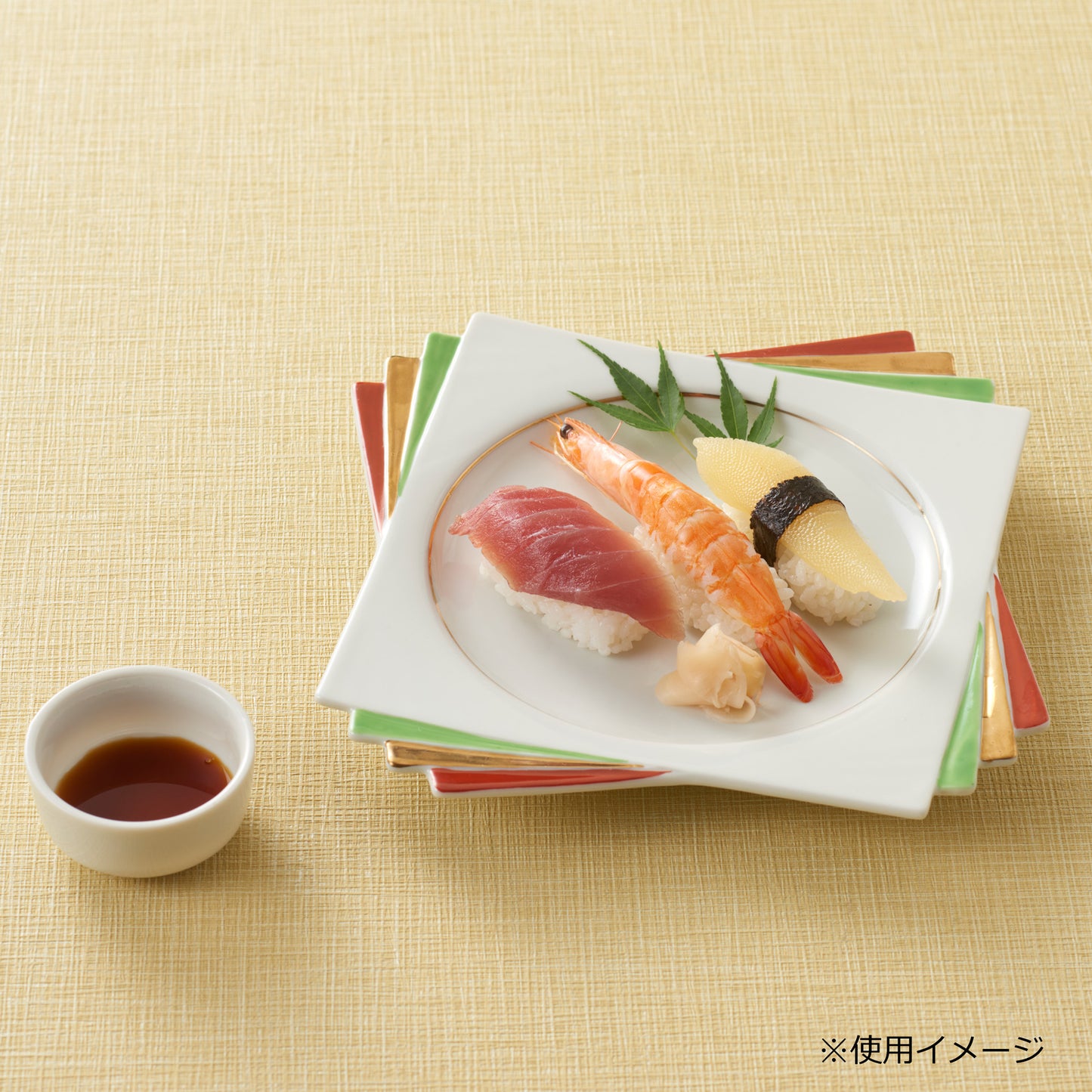 三色上絵千代折角大皿・白丸千代久