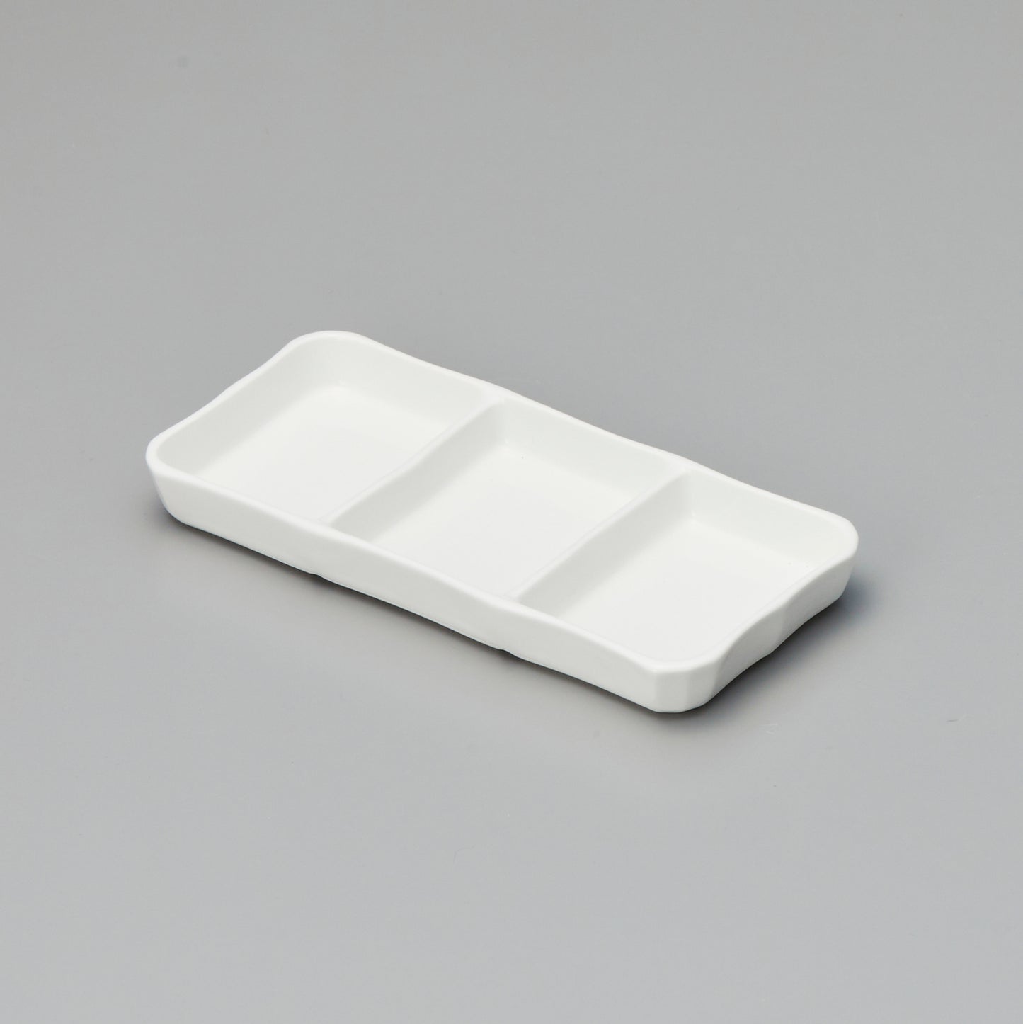 542-101070090　三品皿(大)　白磁