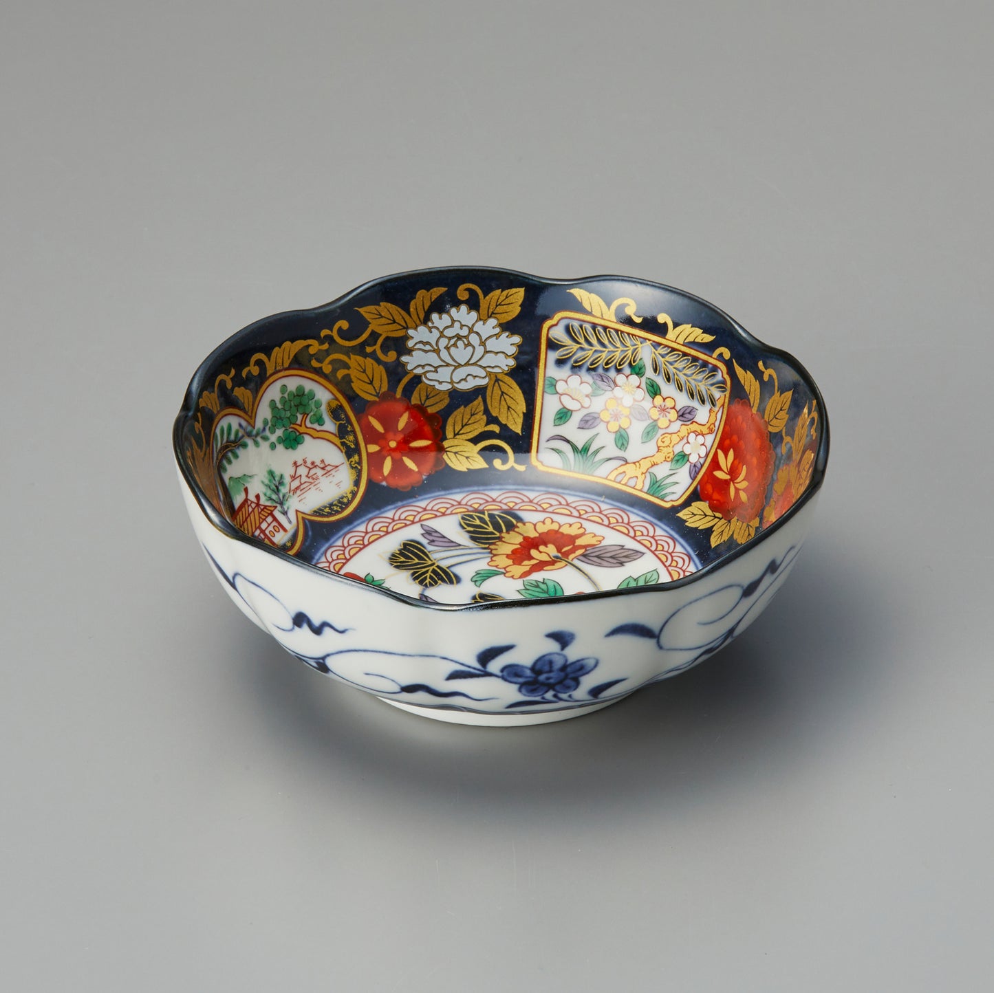 556-00002　金彩牡丹4.5寸鉢