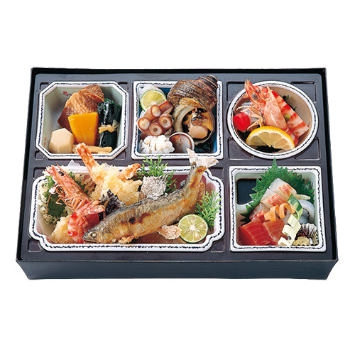 古曽部焼　三段弁当器　三客 三段弁当【2日前14時締切】 2,400円｜おぎ乃 - くるめし弁当