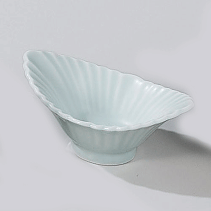 534-00112　両上り4.5寸菊形小鉢　青磁