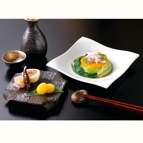 534-00058　白磁一筆プラチナ6寸正角皿