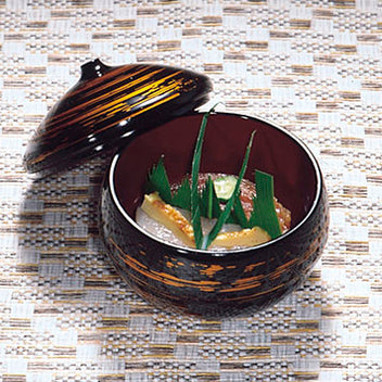 390-11101　小丼飯器　金かすり内朱　1段
