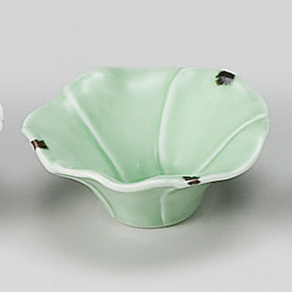 534-00135　朝顔3.4寸小鉢　飛び青磁