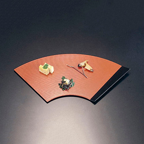 420-27021　扇面隅折皿　朱渕黒